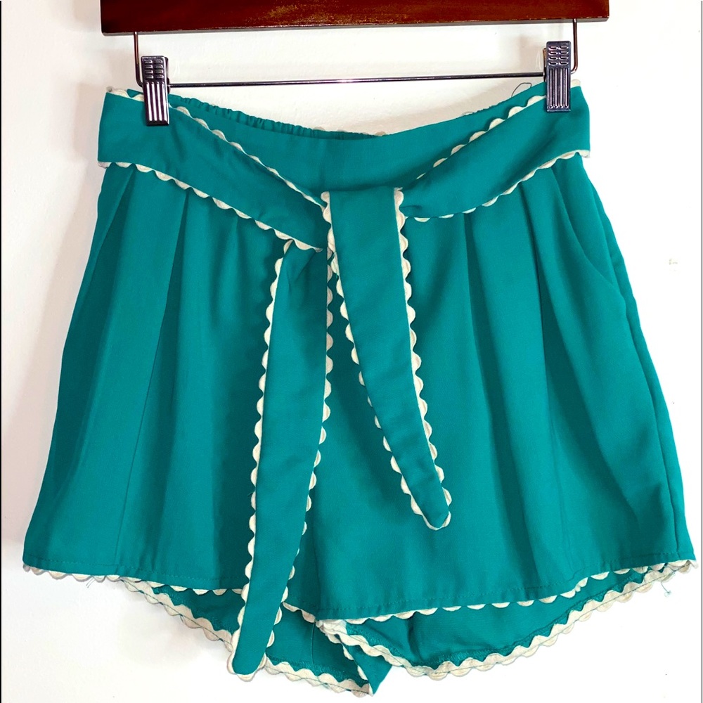 Super cute fashionable shorts by Ezra